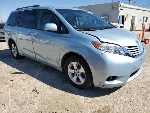 5TDKZ3DC2HS883886 - 2017 TOYOTA SIENNA LE BLUE photo 4