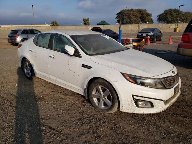 5XXGM4A71FG388224 - 2015 KIA OPTIMA LX WHITE photo 4