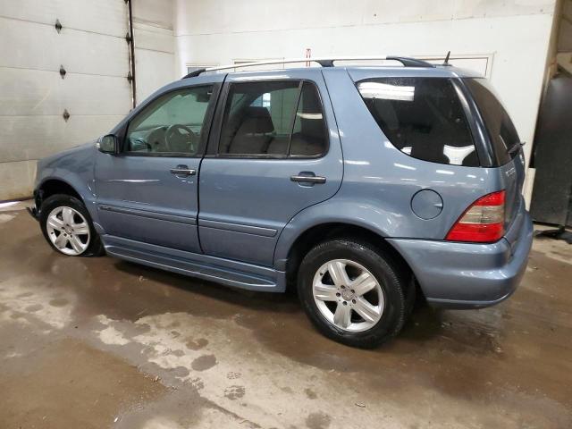 4JGAB75E65A559657 - 2005 MERCEDES-BENZ ML 500 BLUE photo 2