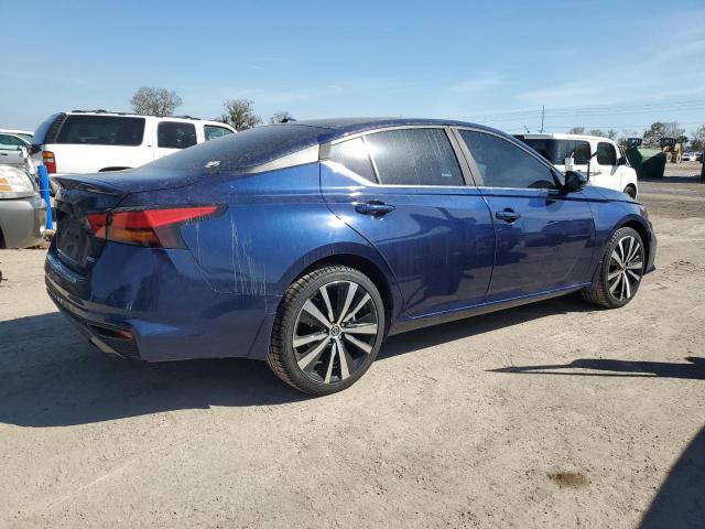 1N4BL4CW4KN318884 - 2019 NISSAN ALTIMA SR BLUE photo 3