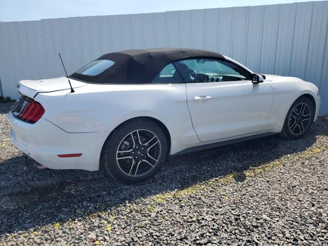 1FATP8UH5P5111332 - 2023 FORD MUSTANG WHITE photo 3