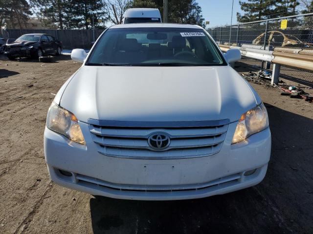 4T1BK36B86U095918 - 2006 TOYOTA AVALON XL WHITE photo 5