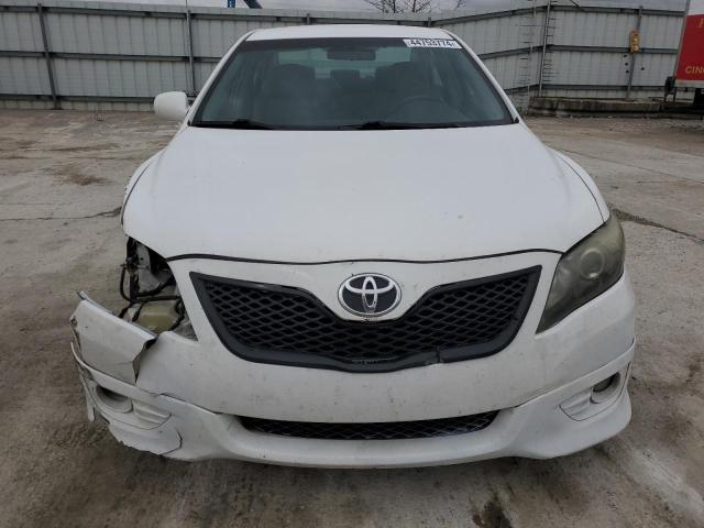 4T1BF3EK3BU745495 - 2011 TOYOTA CAMRY BASE WHITE photo 5