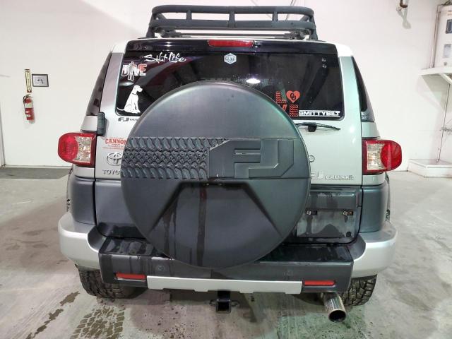 JTEZU4BF0AK009609 - 2010 TOYOTA FJ CRUISER SILVER photo 6