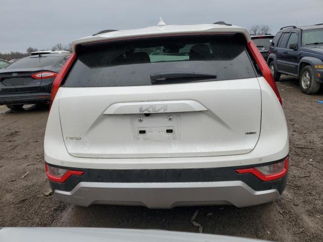 KNDCR3LE0P5117540 - 2023 KIA NIRO EX WHITE photo 6