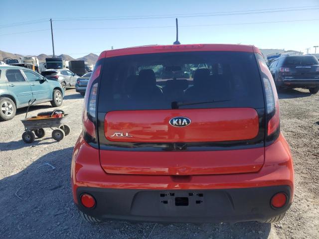 KNDJP3A56J7617102 - 2018 KIA SOUL + RED photo 6