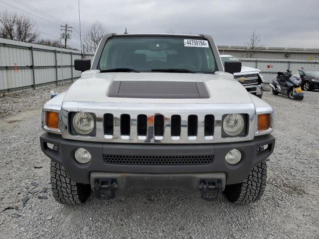 5GTDN13E678140039 - 2007 HUMMER H3 WHITE photo 5