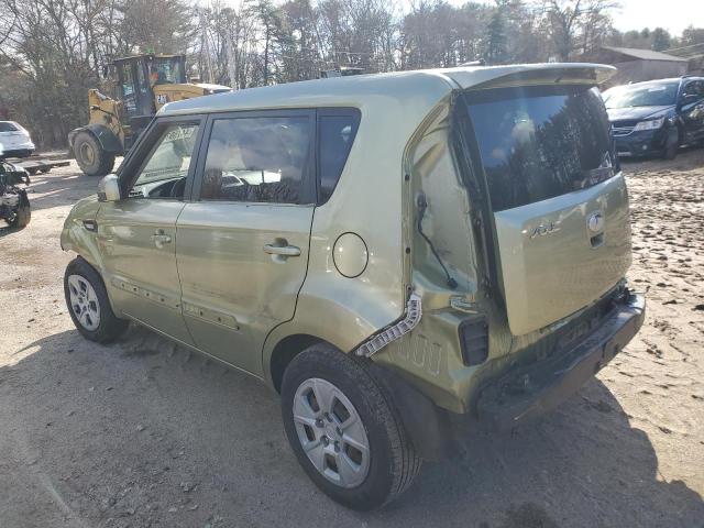 KNDJT2A50D7518270 - 2013 KIA SOUL GREEN photo 2