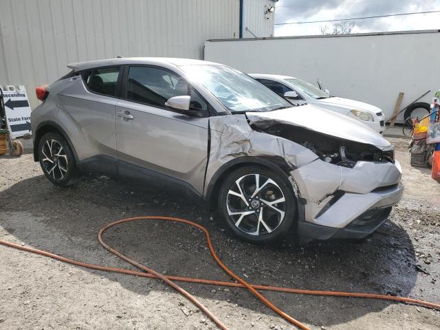 NMTKHMBX0JR014366 - 2018 TOYOTA C-HR XLE Արծաթագույն լուսանկար 4