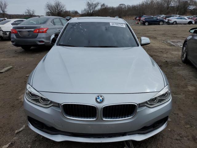 WBA8A3C52JA488241 - 2018 BMW 320 XI SILVER photo 5