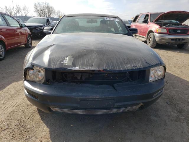 1ZVFT80N855143779 - 2005 FORD MUSTANG BLACK photo 5