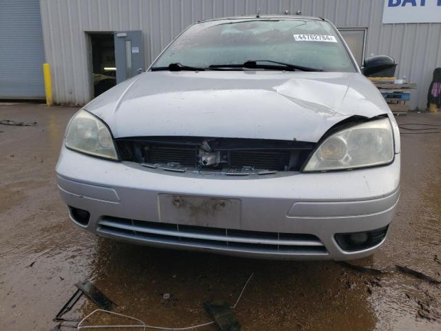 1FAFP37N47W194019 - 2007 FORD FOCUS ZX5 SILVER photo 5