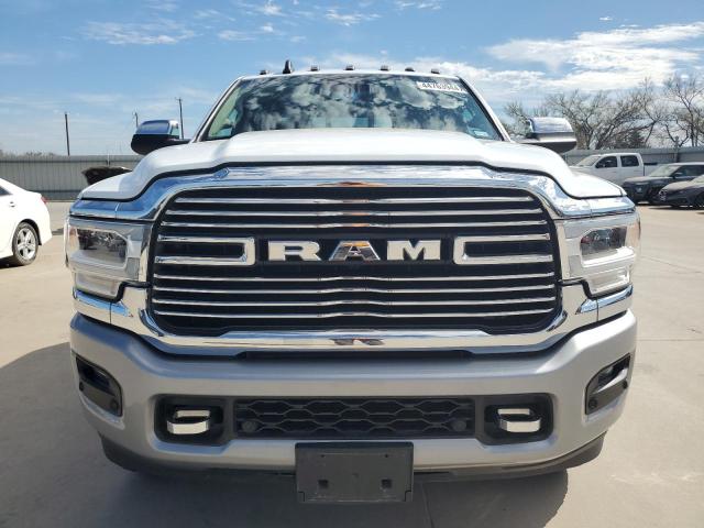 3C6UR5FL4NG227224 - 2022 RAM 2500 LARAMIE WHITE photo 5