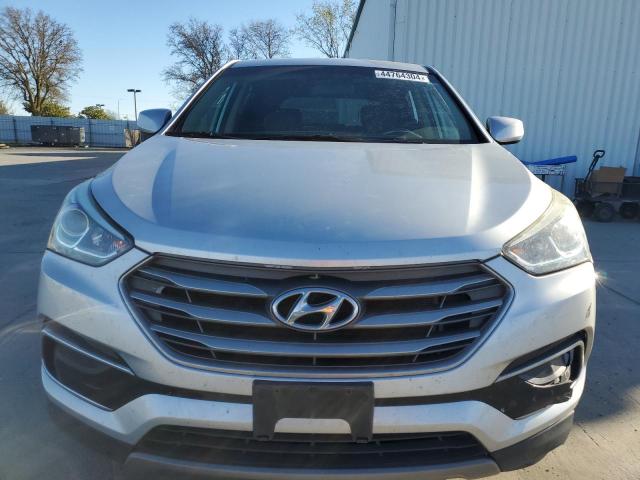 5XYZT3LB4HG455047 - 2017 HYUNDAI SANTA FE S SILVER photo 5