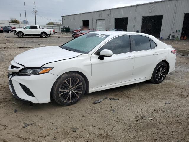 4T1B11HK4JU075453 - 2018 TOYOTA CAMRY L WHITE photo 1