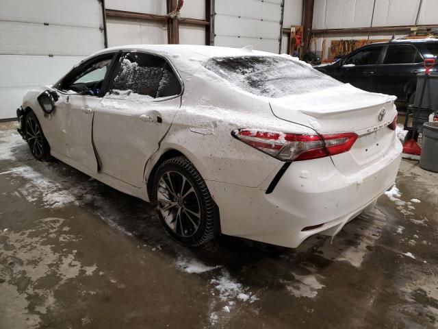 4T1B11HK5JU112171 - 2018 TOYOTA CAMRY L WHITE photo 2