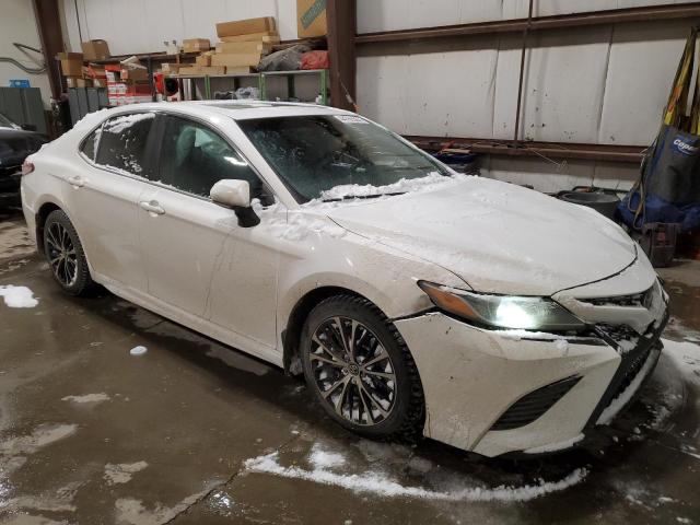 4T1B11HK5JU112171 - 2018 TOYOTA CAMRY L WHITE photo 4