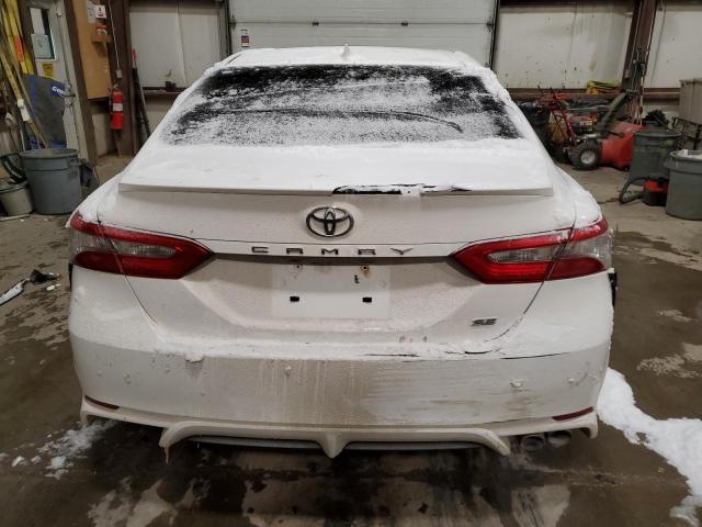 4T1B11HK5JU112171 - 2018 TOYOTA CAMRY L WHITE photo 6