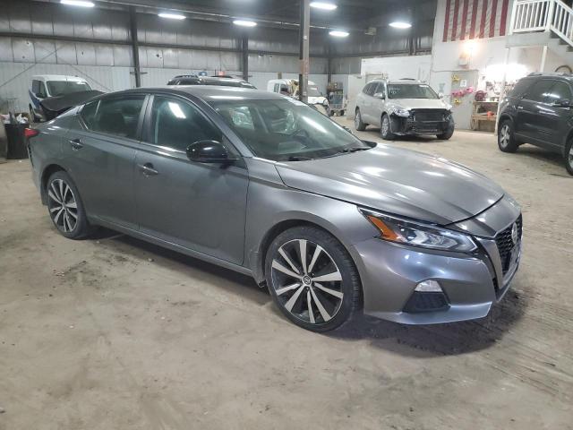 1N4BL4CW3KC195803 - 2019 NISSAN ALTIMA SR GRAY photo 4