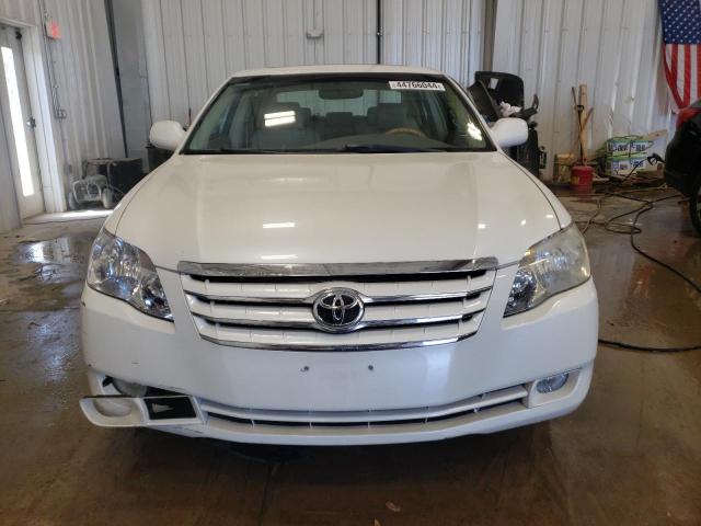 4T1BK36B46U069591 - 2006 TOYOTA AVALON XL WHITE photo 5