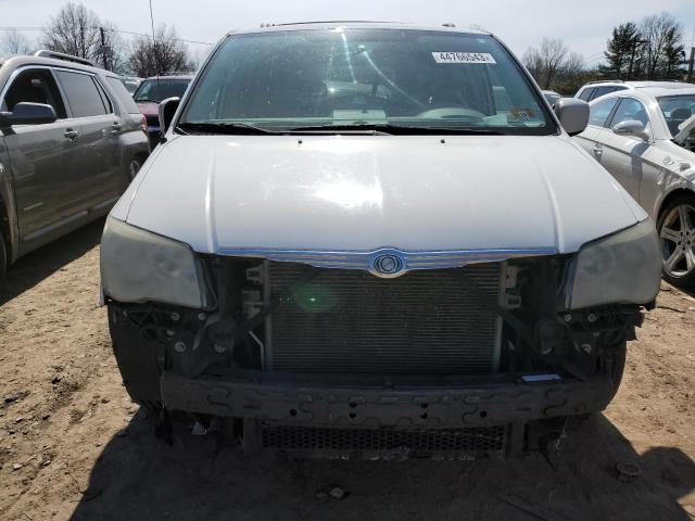 2A8HR54P88R820625 - 2008 CHRYSLER TOWN & COU TOURING თეთრი ფოტო 5
