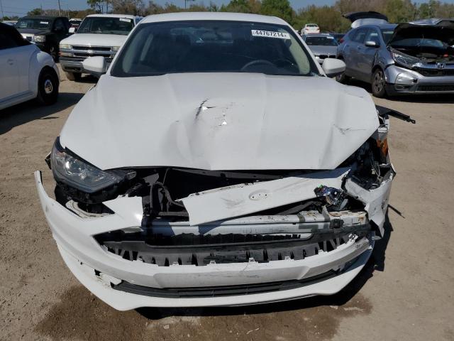 3FA6P0H74HR383322 - 2017 FORD FUSION SE WHITE photo 5