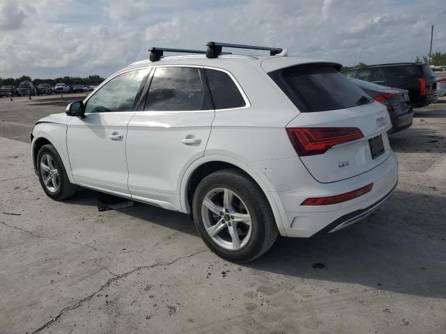 WA1AAAFY6M2097861 - 2021 AUDI Q5 PREMIUM WHITE photo 2