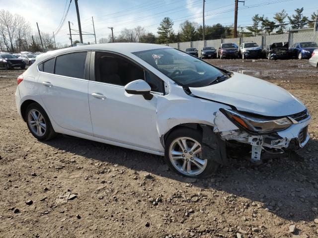 3G1BE6SM4JS619913 - 2018 CHEVROLET CRUZE LT WHITE photo 4