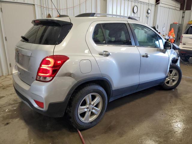 KL7CJLSB6JB716687 - 2018 CHEVROLET TRAX 1LT GRAY photo 3