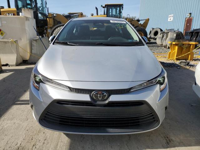 5YFB4MDE0PP014779 - 2023 TOYOTA COROLLA LE SILVER photo 5