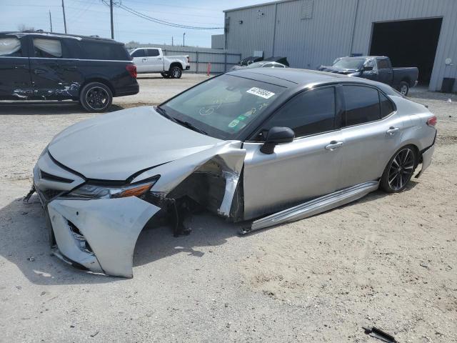 4T1B61HK5JU134107 - 2018 TOYOTA CAMRY XSE SILVER photo 1