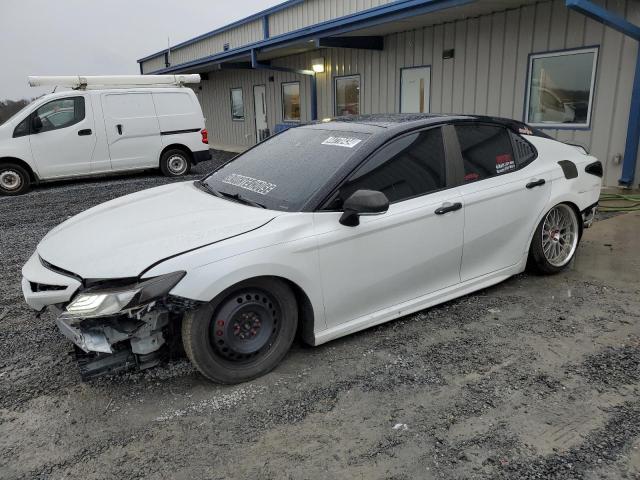 4T1KZ1AK6LU034232 - 2020 TOYOTA CAMRY XSE TRD WHITE photo 1