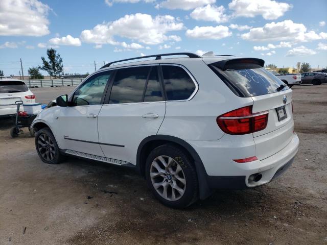 5UXZV4C59DL993864 - 2013 BMW X5 XDRIVE35I WHITE photo 2