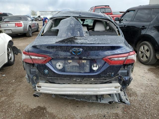 4T1F31AK0MU564703 - 2021 TOYOTA CAMRY XLE BLUE photo 6