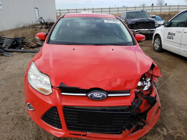 1FAHP3M25CL479374 - 2012 FORD FOCUS SEL RED photo 5
