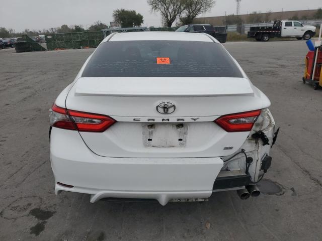 4T1B11HKXJU620152 - 2018 TOYOTA CAMRY L WHITE photo 6