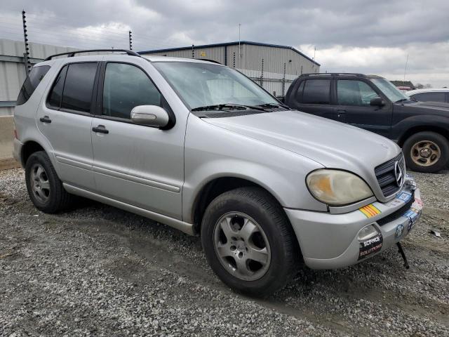 4JGAB54E12A297094 - 2002 MERCEDES-BENZ ML 320 SILVER photo 4