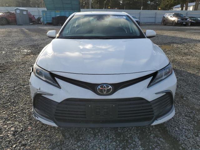 4T1C11AK8MU454359 - 2021 TOYOTA CAMRY LE WHITE photo 5