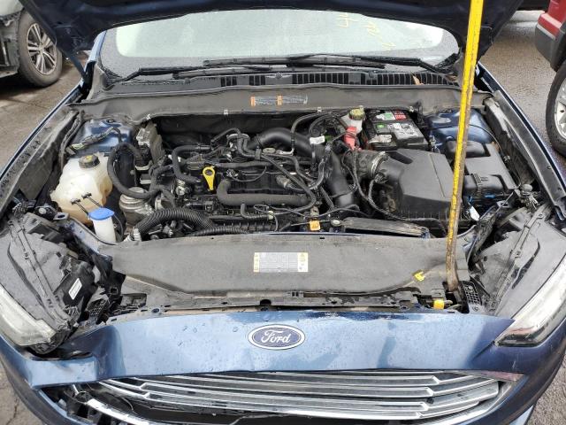 3FA6P0HD8JR240630 - 2018 FORD FUSION SE BLUE photo 11