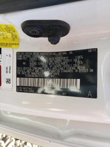 5TDZK3DC9BS174219 - 2011 TOYOTA SIENNA WHITE photo 13