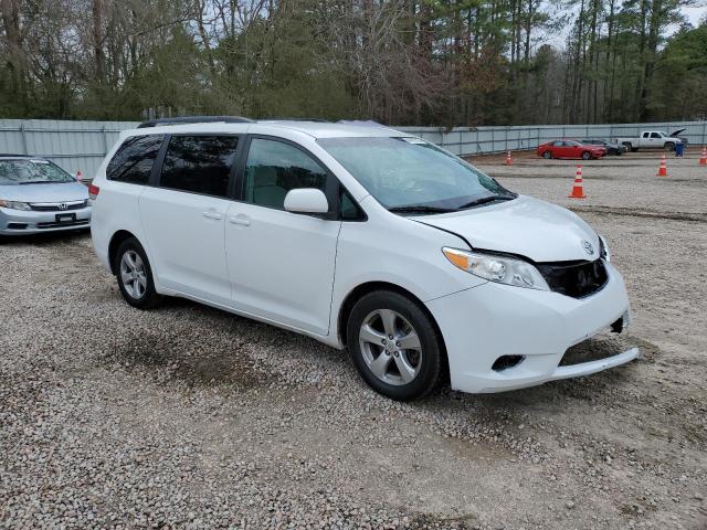 5TDKK3DC6BS125562 - 2011 TOYOTA SIENNA LE WHITE photo 4