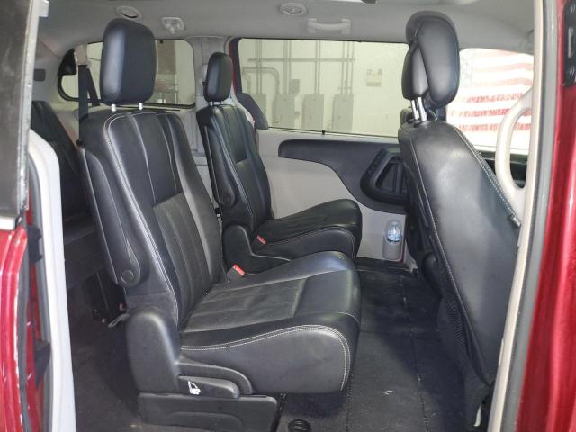 2C4RC1CG0CR414466 - 2012 CHRYSLER TOWN & COU TOURING L RED photo 11