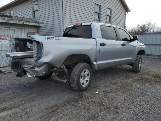 5TFDY5F15EX353548 - 2014 TOYOTA TUNDRA CREWMAX SR5 SILVER photo 3