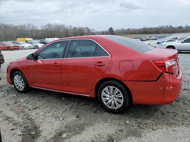 4T4BF1FK3DR318717 - 2013 TOYOTA CAMRY L RED photo 2