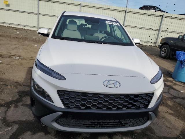 KM8K2CAB0PU052120 - 2023 HYUNDAI KONA SE WHITE photo 5