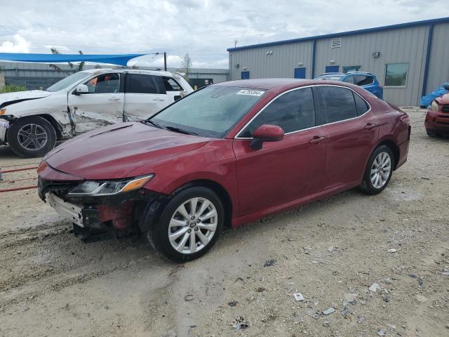 4T1C11AK2LU375994 - 2020 TOYOTA CAMRY LE RED photo 1
