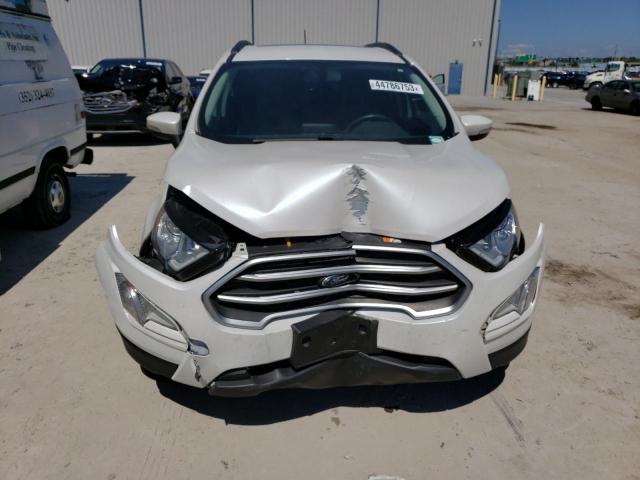 MAJ3S2GEXKC280165 - 2019 FORD ECOSPORT SE WHITE photo 5