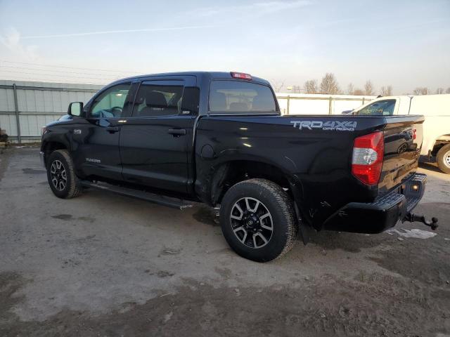 5TFDY5F16JX737090 - 2018 TOYOTA TUNDRA CREWMAX SR5 BLACK photo 2