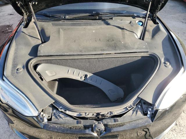 5YJSA1E29JF288013 - 2018 TESLA MODEL S შავი ფოტო 11
