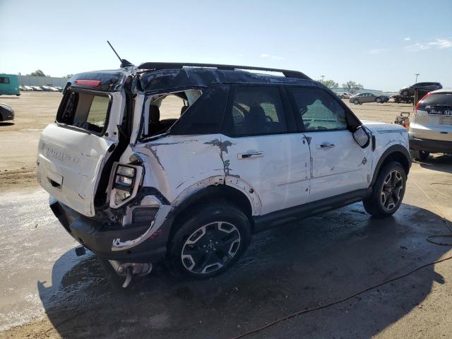 3FMCR9C65MRB07568 - 2021 FORD BRONCO SPO OUTER BANKS WHITE photo 3